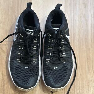 Nike Men's Black and White  Lunar TR1 Flywire Lunarlon Sneakers Size 7.5.